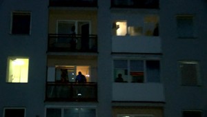 Matku polročného dieťaťa, ktorá opitá spôsobila požiar v paneláku, obvinili