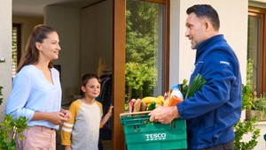 Online nákupy s Tescom už aj v Michalovciach a okolí a Partizánskom