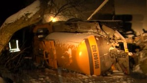 Muž čistil žumpu, privalilo ho auto