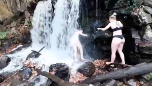 Mrazivá odmena. Stolnotenistky Kukuľkový a Labošová skončili 3. na ME, skončili vo vodopáde