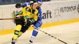 Husté nájazdy priniesli víťazstvo Žiliny na ľade Popradu