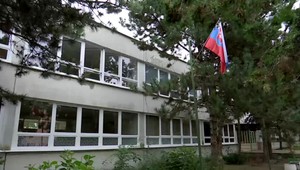 Napriek zvýšeniu platov nie je pre učiteľov práca v Bratislave lákavá. Školy bojujú s ich nedostatkom