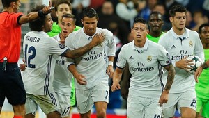 Real v závere šokoval Sporting, jediným vylúčeným Slovák