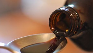 Recept na očistný sirup:  Zregeneruje obličky, vyplaví škodlivé látky z tela a zbaví nadbytočných kíl