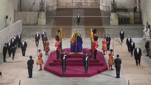 Posledná cesta Alžbety II. Veľká Británia pochováva kráľovnú