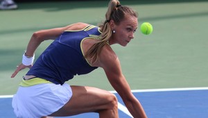 V New Havene Rybáriková do 2. kola, Cibulková v kŕči