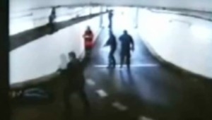 Napadol policajtov, hrozí mu až päťročné väzenie