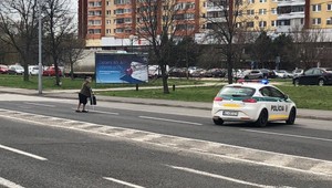 Pomáhať a chrániť platilo na 100 percent. Neuveriteľné gesto ľudskosti v podaní policajtov