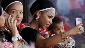 Sen každého muža: Tisíce polonahých panien každoročne súperí o priazeň kráľa