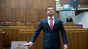 Vláda schválila Koncepciu strategickej komunikácie z dielne Gedru. Zo 162 pripomienok prešlo len 48