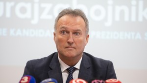 Podpisy odovzdal už aj Juraj Zábojník. Mieri s nimi až na prezidentské kreslo