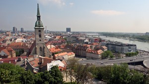 V nedeľu a pondelok čakajú Bratislavu dopravné obmedzenia