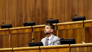 Som ten, kto vás porazí, odkázal Šimečka Ficovi. Aká bude jeho budúcnosť v parlamente?