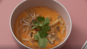 Polievka: Kokosový Budha z misky