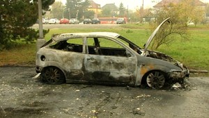 V Bratislave horelo auto. Údajne patrilo šéfovi policajtov