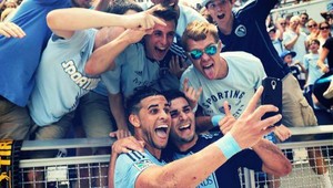 Oslava gólu? Dwyer si požičal mobil, urobil si selfie