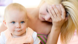 Matky žiadajú docenenie svojej práce počas rodičovskej, ministerstvo sľubuje zvýšenie príspevku