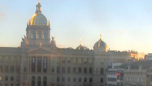 Popálený človek na Václaváku. Mal sa zapáliť sám