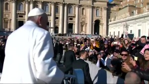 Pápež František varoval pred fake news. Je to hadia taktika, tvrdí