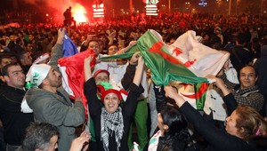 Pri oslavách postupu Alžírska na MS zomrelo 14 ľudí