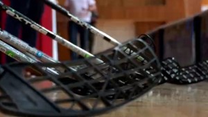 Olympionici si zahrali florbal. Niektorí držali hokejky prvýkrát