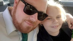 Pre účes ju chceli vylúčiť zo školy: Dovolili by ste TOTO svojej dcére?