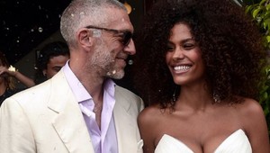 Slávny herec sa oženil s mladučkou modelkou