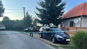 V Hronských Kľačonoch našiel syn v rodinnom dome dobodanú matku