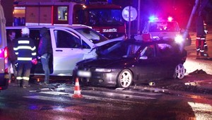 Pri rannej nehode vo Zvolene sa zranilo 13 ľudí. Vracali sa domov na sviatky