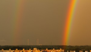 FOTOGALÉRIA: Po veľkom daždi visela nad Bratislavou neuveriteľná dúha. Tieto zábery vyrážajú dych