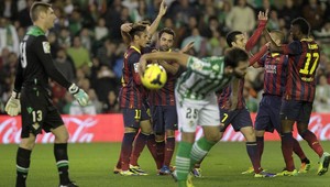 Barcelona valcovala v Seville. Prišla ale o hviezdneho Messiho