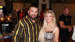 ČOŽE? Nedávno sa im narodilo tretie dieťa…Karlos Vémola priznal rozchod s Lelou