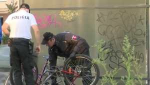 Ďalšia nehoda na priecestí. 62-ročnú cyklistku zachytil vlak