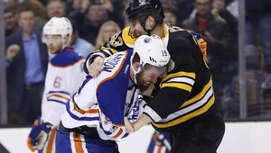 Chára po dlhom čase zhodil rukavice. Maroon sa mu smial