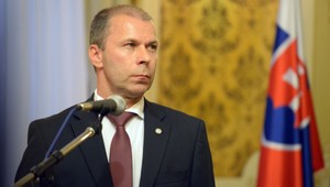 Na list Santusovej už reagujú politici aj poslanci. Podľa Kaliňáka sú výroky aktuálneho vedenia na smiech