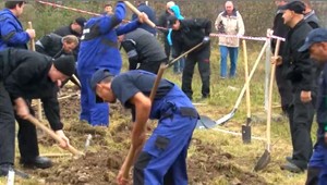 Morbídne preteky. Prvenstvo vo vykopávaní hrobov získali Slováci