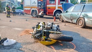 Tragická nehoda: Motorkár neprežil zrážku s osobným autom