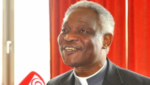 Kardinál, ktorý si znepriatelil gayov, prišiel do Bratislavy