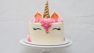 Pre dcérku chcela urobiť takúto tortu, výsledkom baví celý internet: Čo myslíte, spozná rozdiel?