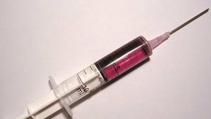 Úrady nedali víza šíriteľovi teórie proti očkovaniu