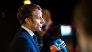 Influencerka tvrdila, že Macron je výtvor CIA a jeho manželka trans. Prezident ju zažaloval