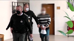 Muž mal fyzicky týrať ženu aj tri malé deti. Podľa polície sa nejedná o trestný čin