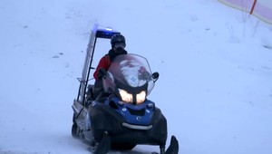 Snoubordista bol po pás zaborený v snehu. Horskí záchranári opäť zasahovali