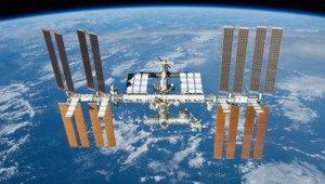 Novinka na obežnej dráhe. Kozmonauti pestujú vo vesmíre zeleninu