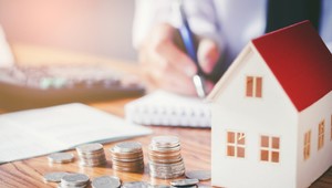 PLÁNOVANÍM FINANCIÍ VÁS ANI PRÍSNEJŠIE PODMIENKY NA HYPOTÉKU ČI ÚVER NEZASKOČIA