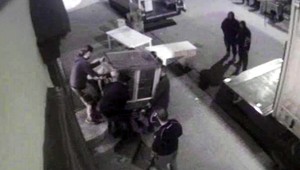 Vybielené priestory a dlh na nájomnom. Majiteľ má ťažké srdce aj na políciu