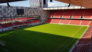 Náhoda? Futbalový štadión v Albánsku akoby z oka vypadol tomu trnavskému