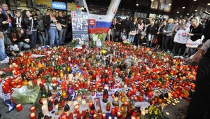 Exhibícia na počesť Demitru, na ľade Pálffy, Šatan aj Zedník