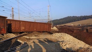 Nehoda nákladného vlaku v Krompachoch: Polícia po roku zistila príčinu vykoľajenia