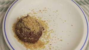 Dezert: A monkey in the coconut